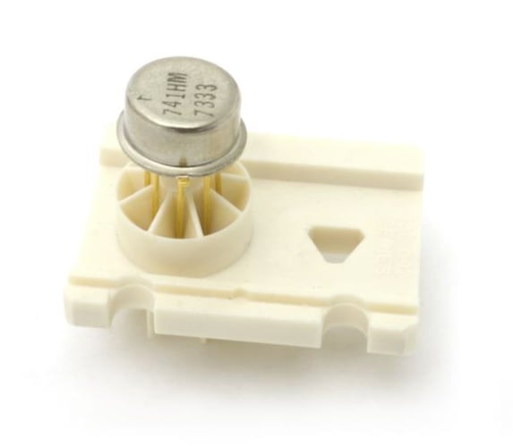 Fairchild's µA741 op amp