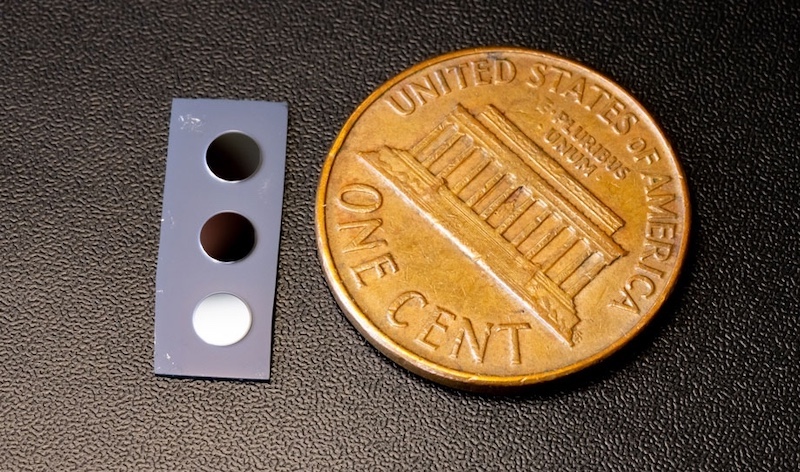 This silicon chip contains three optical microresonators. Yi’s research team verified the generation of 40 qumodes from a single microresonator. This showed that multiplexing of quantum modes can work in integrated photonic platforms.