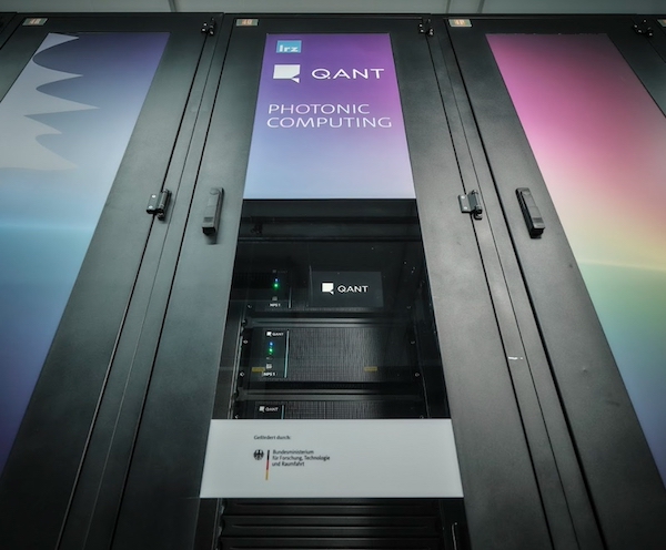‘World’s First’ Photonic AI Processor Installed in Supercomputing ...