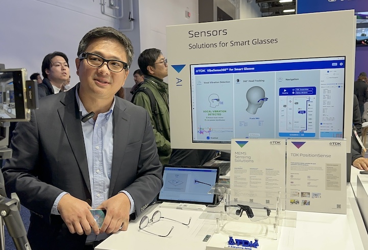 Jekwon Yoon demonstrating the company’s IMU technology