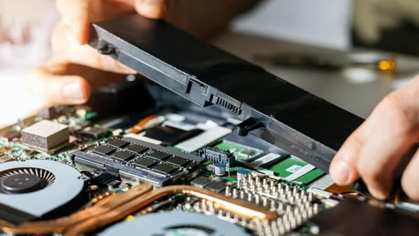 Board Level Power Conversion: Selecting the Right Power Architecture Between Switching and Linear Regulators