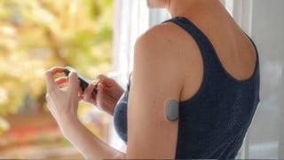 Adopting a Better Bioimpedance Analog Front End for Vital Signs Monitoring Devices