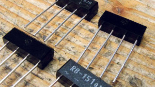 Bridge Amplifiers for Single-Supply Applications