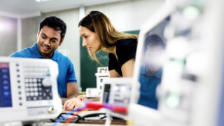 Educational Note - Measuring with Oscilloscopes