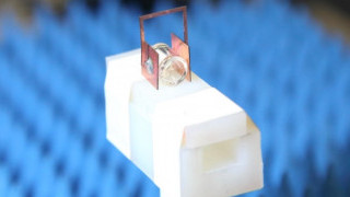 Researchers Build Custom “Headphones” to Bump Atomic Radio Efficiency