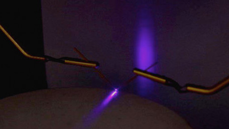 “World’s Smallest” GaN Laser Chip to be Mass Produced on Silicon Substrate