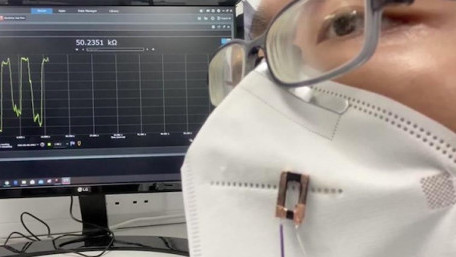New Electronic Fiber Sensors Said to “Smell” and “Hear”