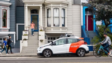 EV Makers Switch to In-house Chip Production Amid Shortage