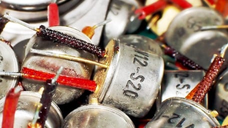 How to Buffer an Op-Amp Output for Higher Current, Part 1