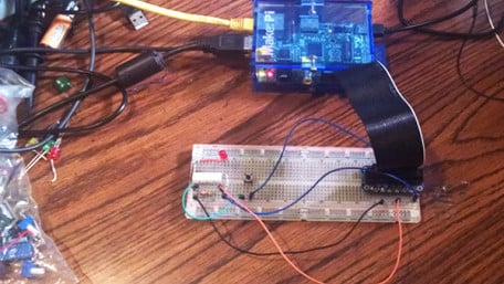 Build Raspberry Pi Controllers: LED Flasher