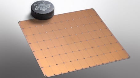 Mega Chip Packs 2.6 Trillion Transistors on One Huge Piece of Silicon 