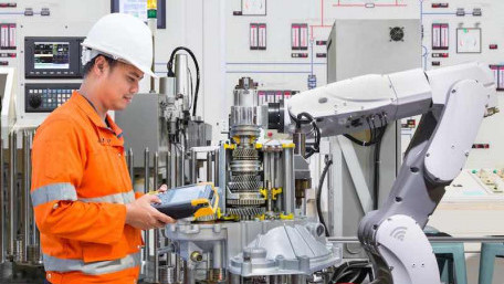 Could New RIA Standards Improve Cobot Safety? 