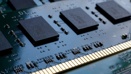 Choosing Between 2D and 3D Materials to Set Off the Commercialization of Next-Gen Semiconductors