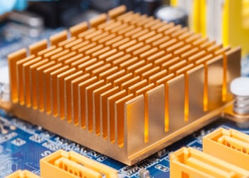 How to Keep a Power Transistor Cool Using a Heat Sink