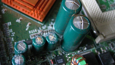 Calculating the Lifespan of Electrolytic Capacitors with De-Rating