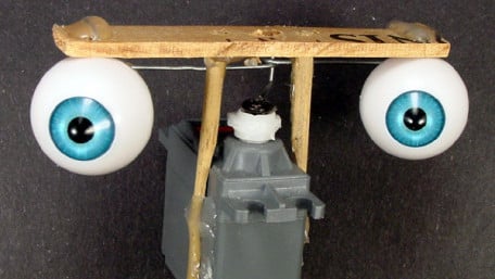 Controlling a Servo with a PICAXE and an IR Sensor
