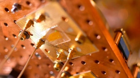 Harvard Researchers Control and Modulate Acoustic Waves on Chip