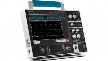 Tektronix Goes Small with 1.5-inch Thick Bench Quality Oscilloscope