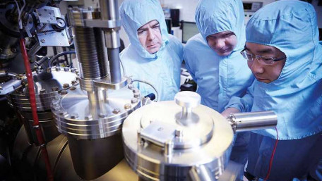 A Terahertz Quantum Cascade Laser Uses Sound Pulses to Speed Data Transmission