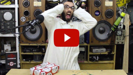 The Holiday Season Analog Alarm! A Gift-Defending System