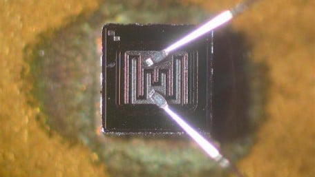 Cambridge’s New Hyper-Efficient Transistors Are a Perfect Match for the IoT