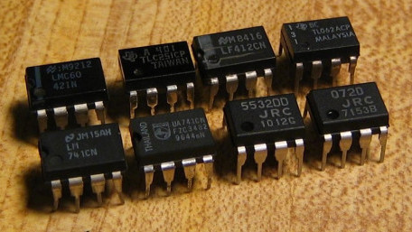 Characteristics of Operational Amplifiers
