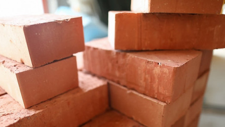 Brick or Battery? A New Study Indicates That Red Bricks Can Be Used as Supercapacitors