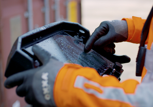 Essential factors to consider when designing touch panels for use in extreme environments 