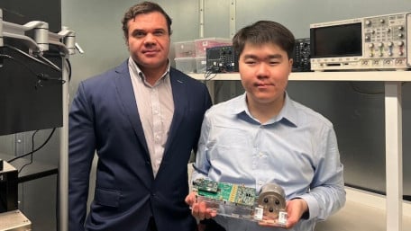 USC Revolutionizes Electron Paramagnetic Resonance in One-Chip Solution