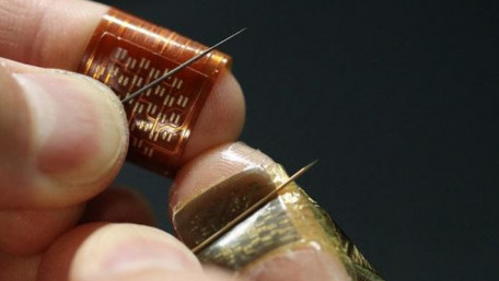 On-skin Telehaptic Device Allows Users to Transmit Touch Remotely