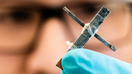 Researchers Rethink the Transistor at a Material Level
