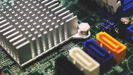 Using Hydrogel to Cool Down Electronics and Convert Waste Into Electricity