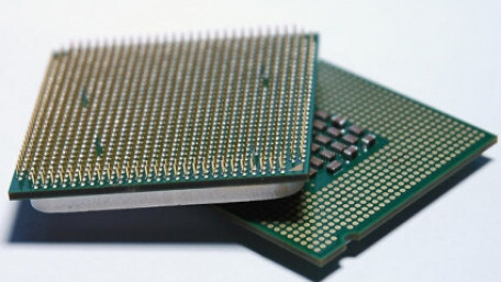 Can Zen Microarchitecture Close the Performance Gap between AMD and Intel?
