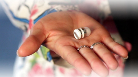 World’s Smallest Bluetooth Headset Includes Hefty Tech