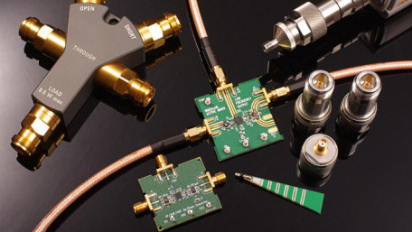 Designing a Unilateral RF Amplifier for a Specified Gain