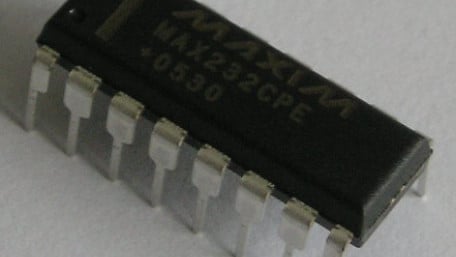 How to Use MAX232 to Communicate Between a PIC and a PC
