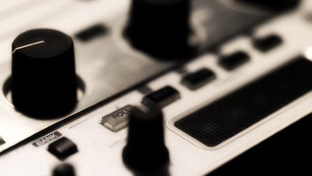 Understanding Phase-Locked Loop Transient Response