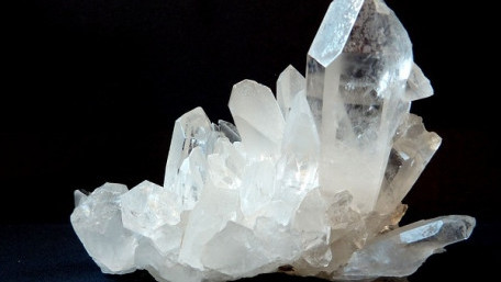 What Exactly Is a Quartz Crystal, Anyways? A Look at Quartz Crystal Oscillators